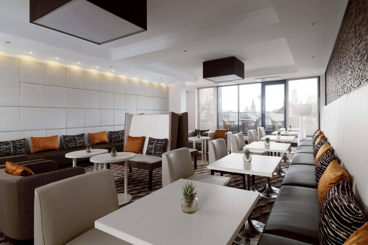 فندق كولونيا ماريوت المظهر الخارجي الصورة The lounge at the airport