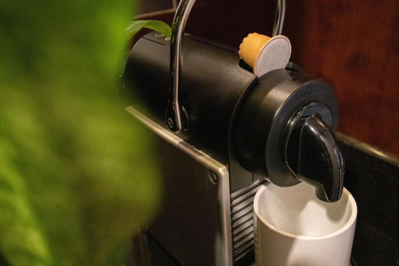 فندق كولونيا ماريوت المظهر الخارجي الصورة A Nespresso machine