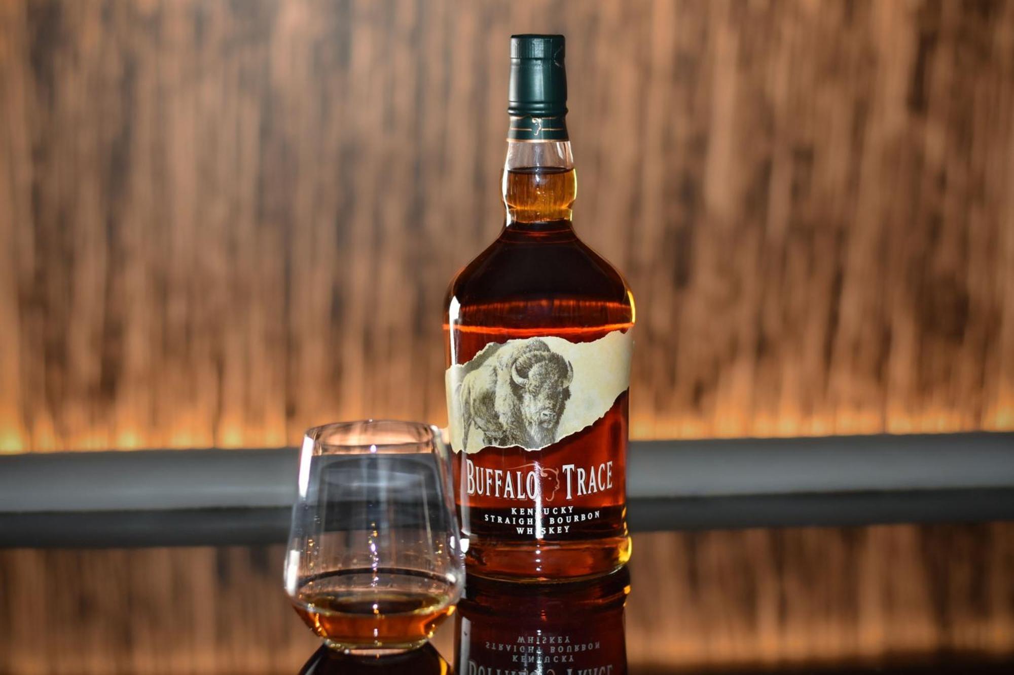 فندق كولونيا ماريوت المظهر الخارجي الصورة Buffalo Trace Bourbon