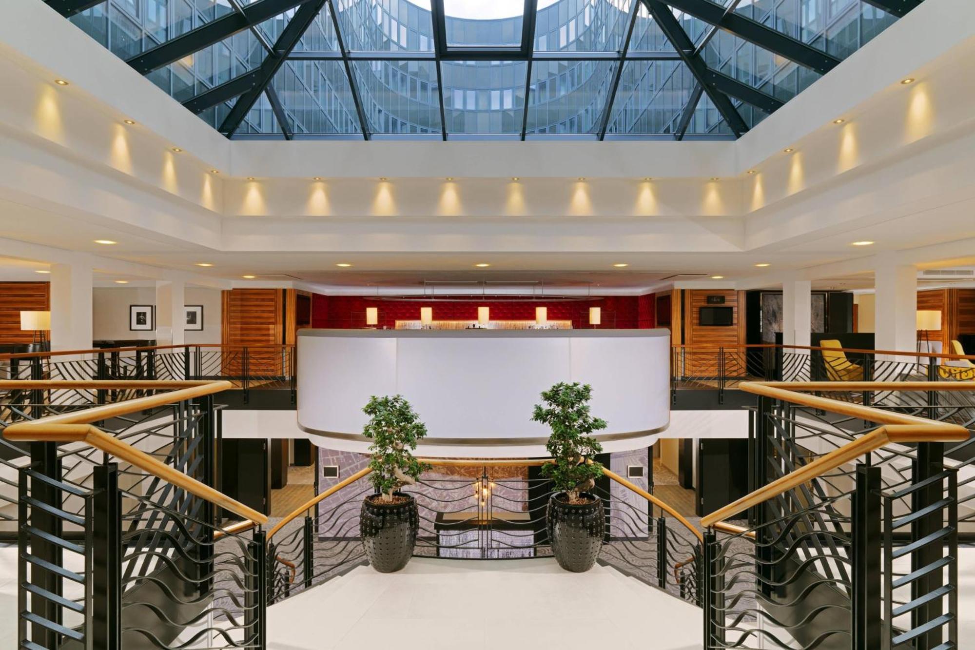 فندق كولونيا ماريوت المظهر الخارجي الصورة The lobby of the hotel